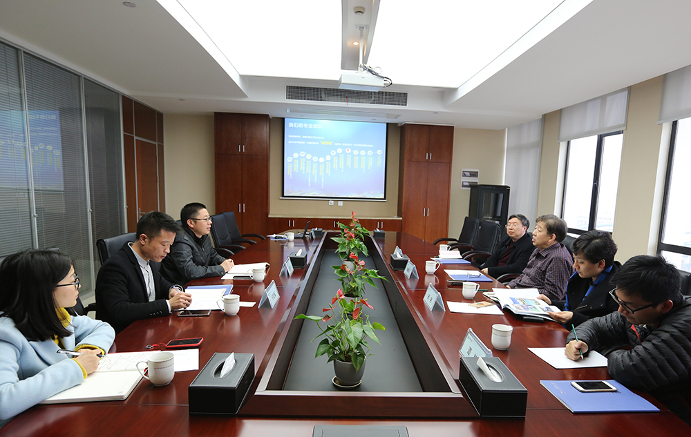 中國環(huán)保產(chǎn)業(yè)協(xié)會領(lǐng)導(dǎo)蒞臨太陽成集團(tuán)tyc環(huán)境參觀指導(dǎo)