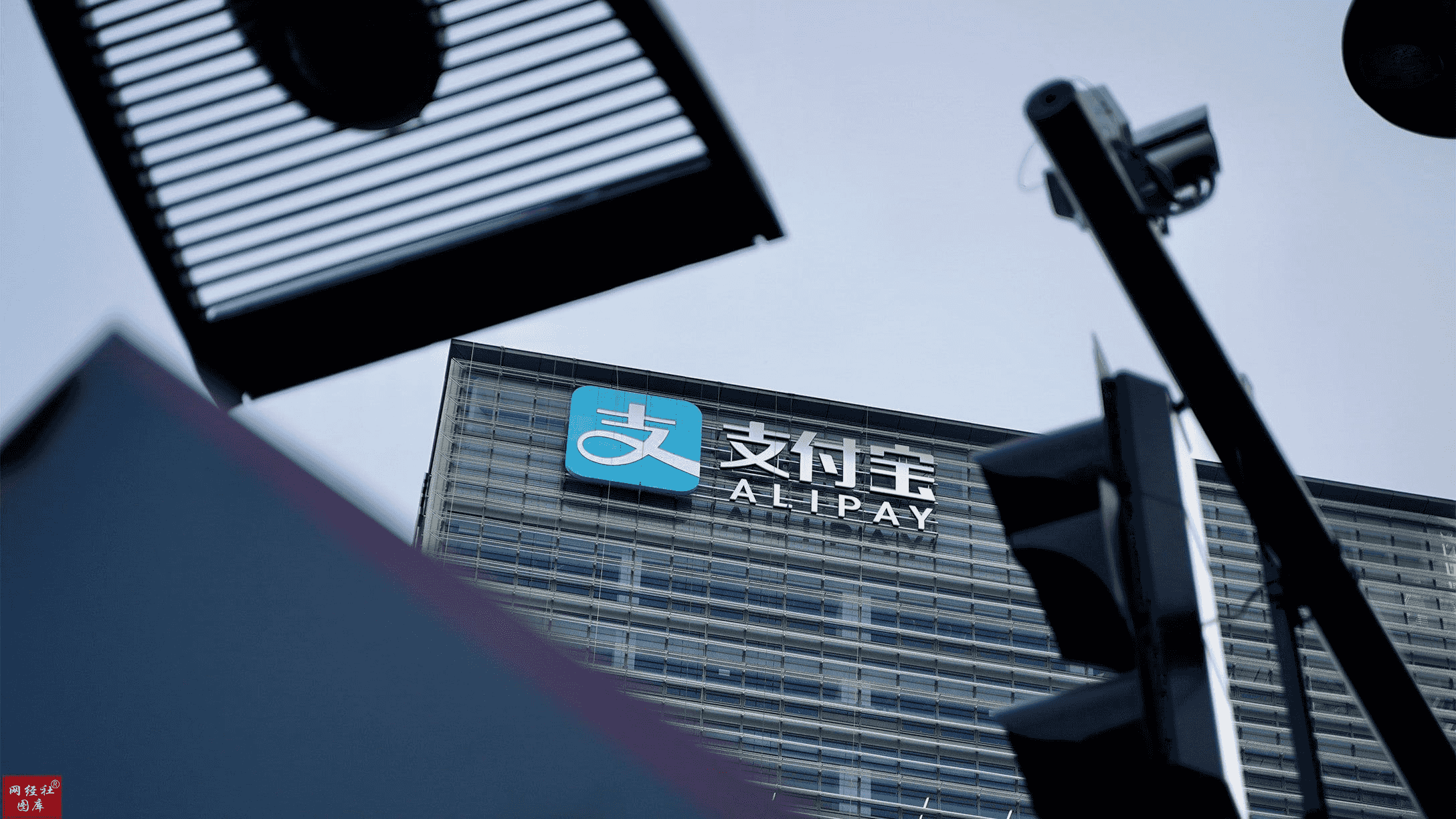 復盤2024年互聯網房產家裝十大事件 行業變革與資本涌動